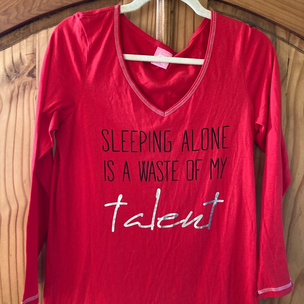 Women Jenni red black silver Sleeping Talent long sleeve nightgown size S - NWT